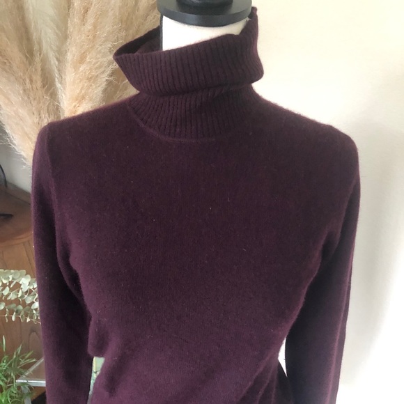 J. Crew Cashmere Burgundy Turtleneck Sweater - SzS - Picture 4 of 8